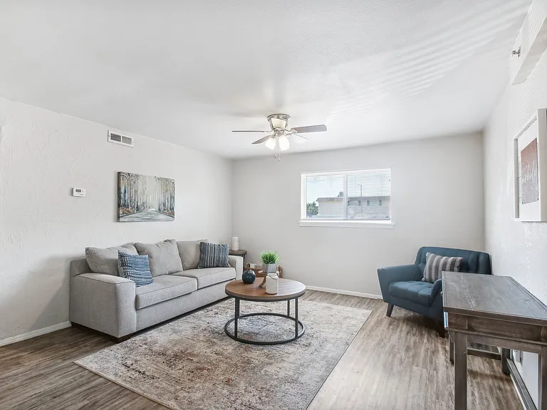 Highland Park Apartments — Photo 6