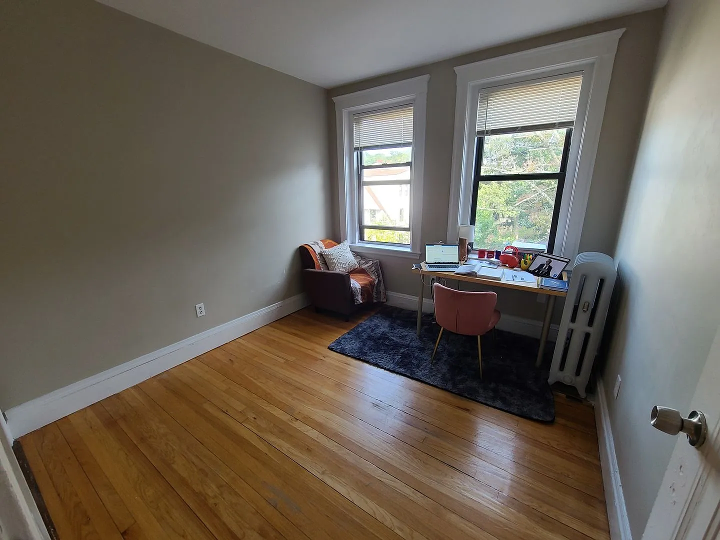 Furnished - Cleveland Circle - Close to T - Laundry Facility — Photo 4