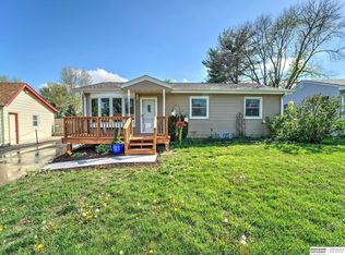 221 Shamrock Rd, Gretna, NE 68028