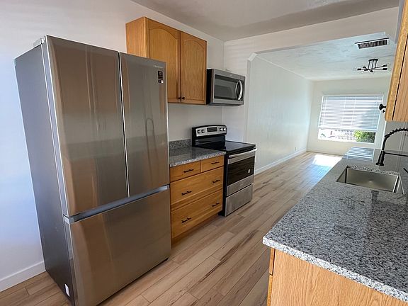 4th image of 1581 E Downington Ave