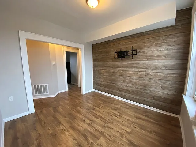 Building Photo - 1607 S Lawndale Ave #3S