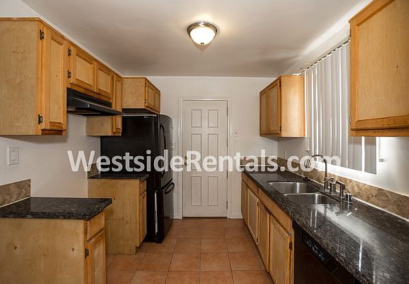 3rd image of 10018 S Wilton Pl