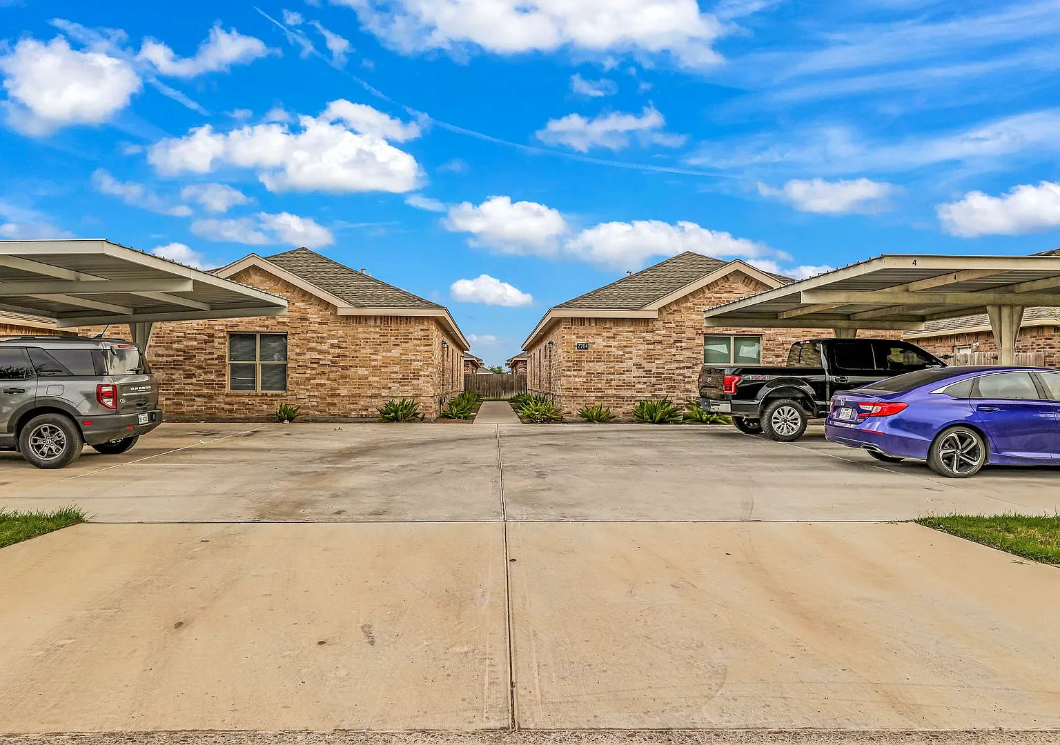 Eisenhower Apts — Photo 1