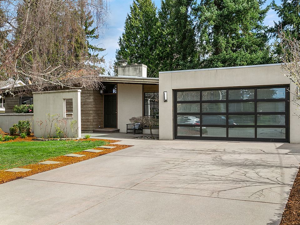 1st image of 204 153rd Pl SE