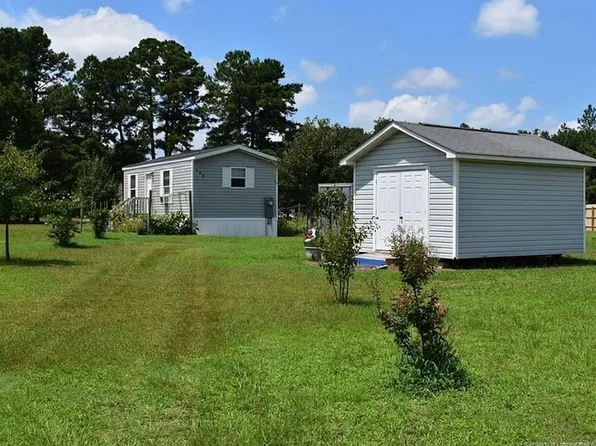 526 Christmas Tree Rd, Dunn, NC 28334