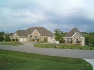 3 Summerhill Dr, Saint Joseph, MO 64507