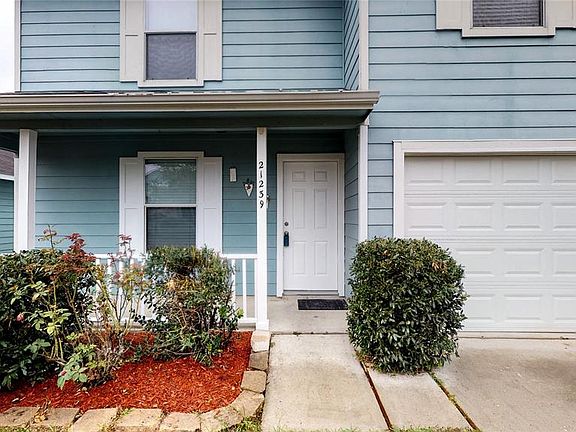 3rd image of 21239 Linden House Ct