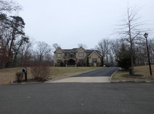 5 Montgomery Dr, Millstone Township, NJ 08510