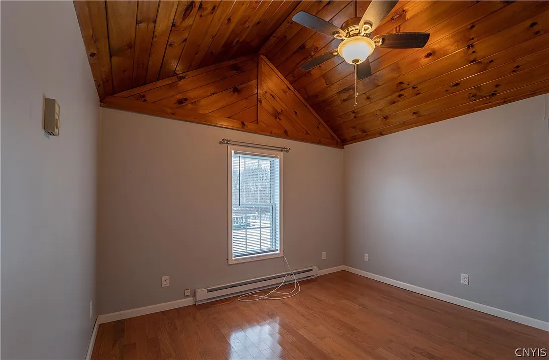 1 bed, 1.0 bath, 2754 sqft, $750 — Photo 4
