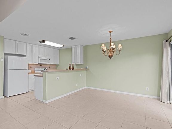 3rd image of 12816 Woodmill Drive
