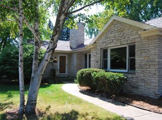 6975 N Milwaukee River Pkwy, Glendale, WI 53209