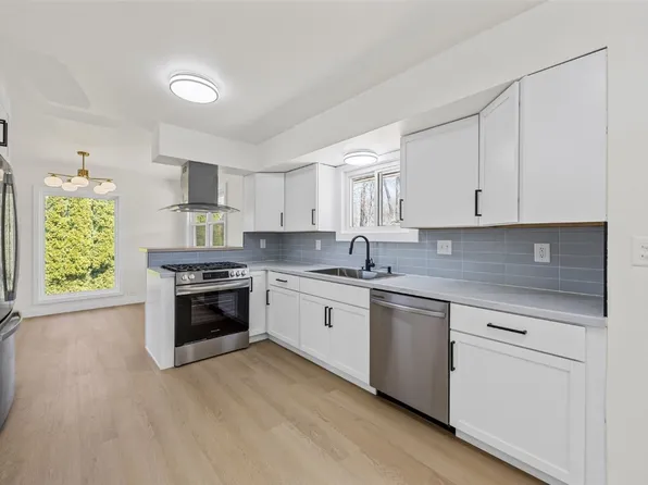 400 Red Fox Rd SE, Cedar Rapids, IA 52403