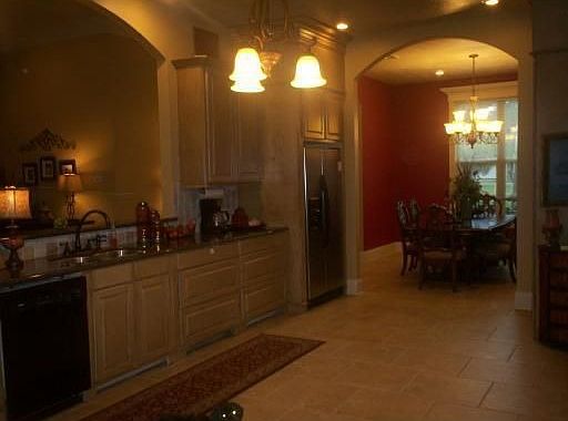 3rd image of 612 Tillie Ln S