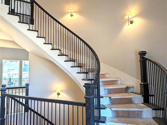 3rd image of 16928 Futura St