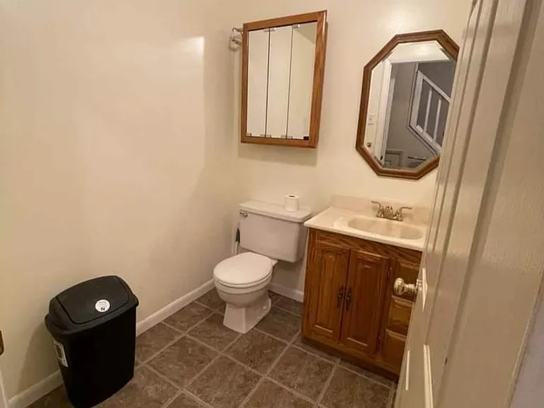 703 Valley Dr — Photo 5