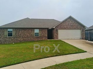 2120 Wrangler Cir, Gentry, AR 72734