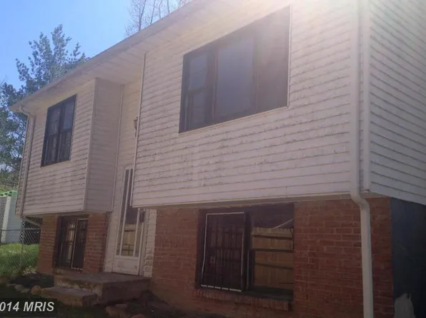 234 Lexington Ave, Falling Waters, WV 25419