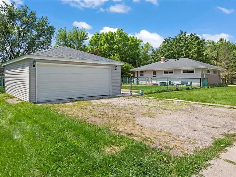 33 Crescent Rd #ID1237897P — Photo 6