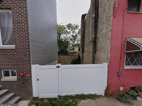 2110 Cross St, Philadelphia, PA 19146