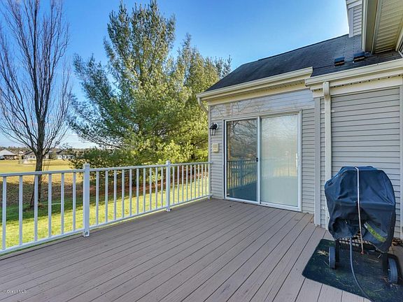 3rd image of 10 Dunrovin Ct
