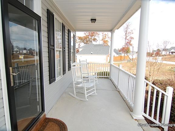 Charming Front Porch!