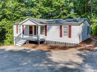 425 Meadows Ln, Townville, SC 29689