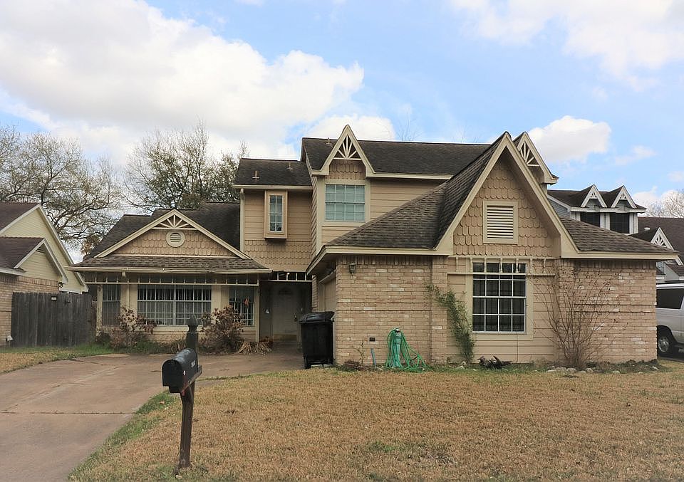 1st image of 3223 Knoll West Dr