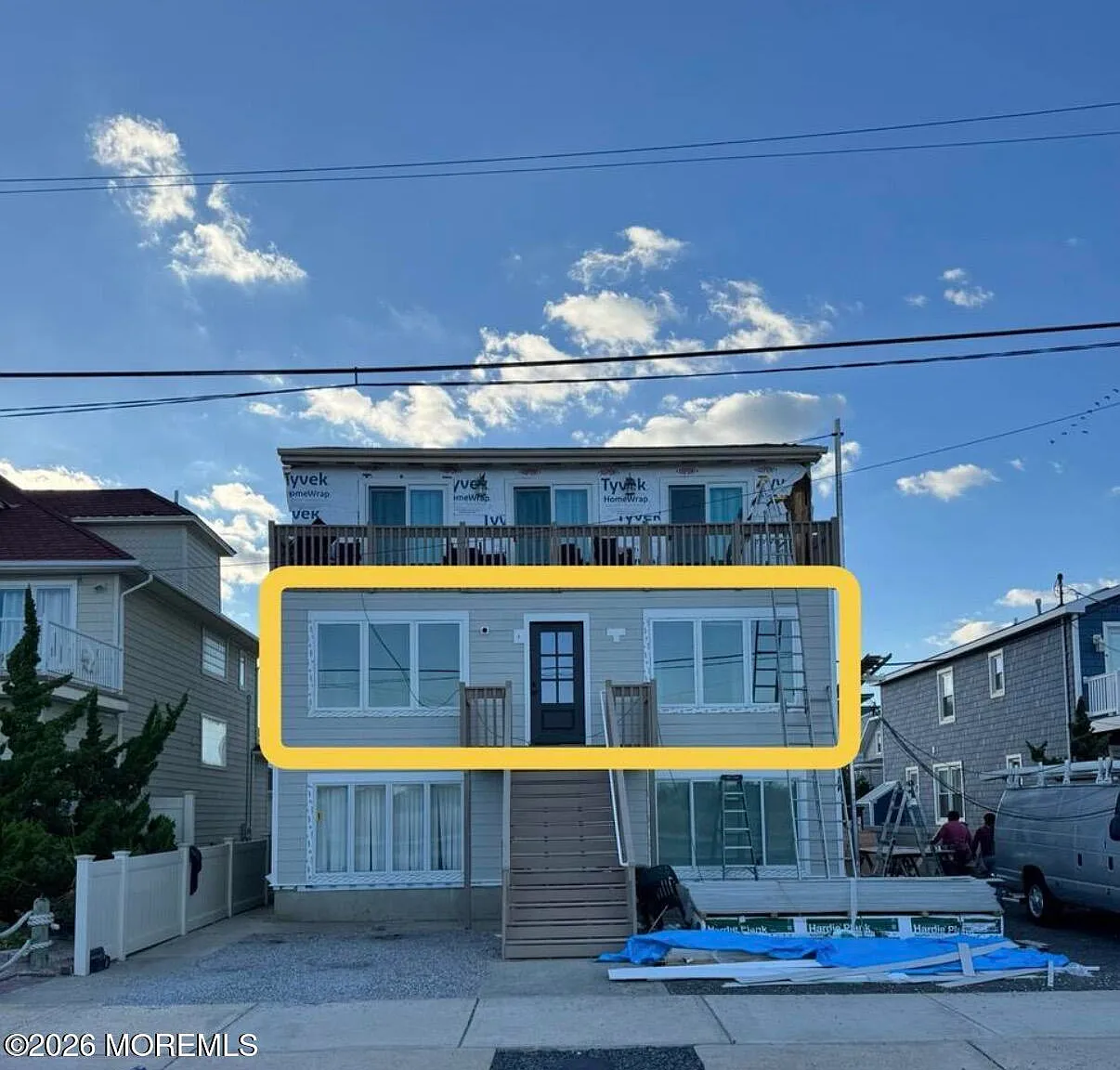 3 bed, 1048 sqft, $2,500 — Photo 1