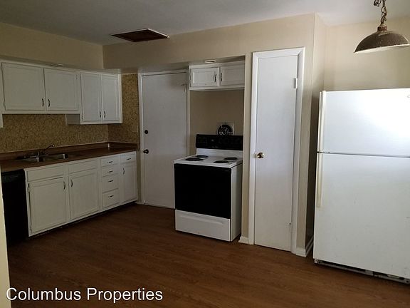 3rd image of 2102 Grasmere Ave