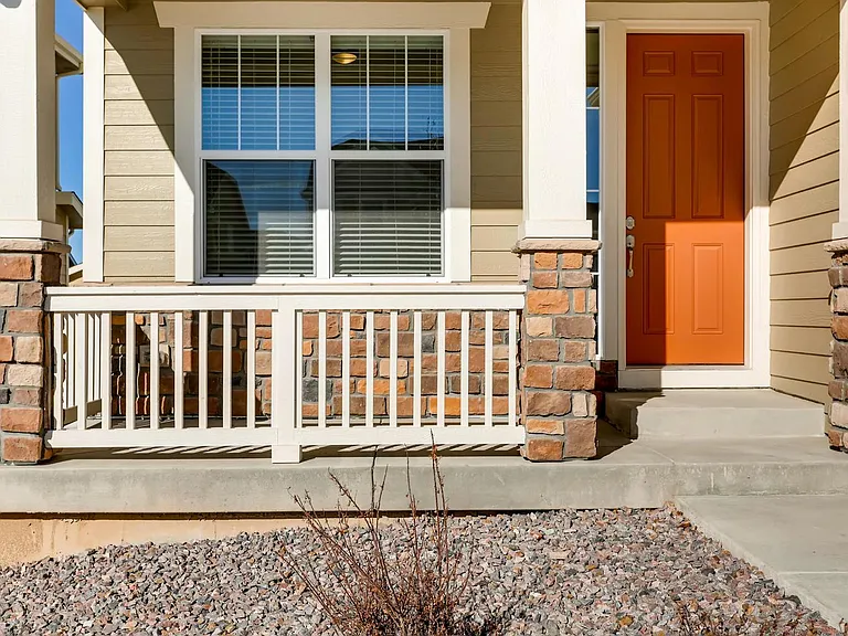 Cheery and Bright Entrance
