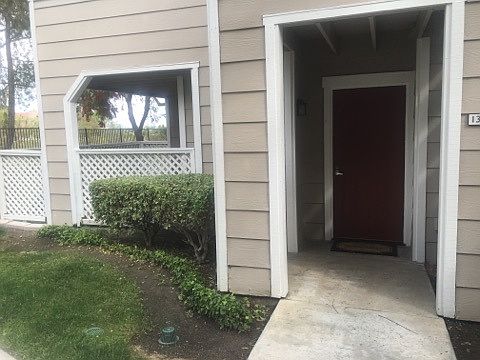 Private entrance/Patio view