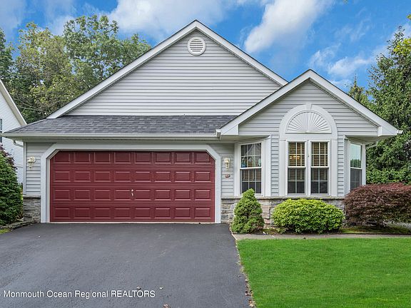 3rd image of 3201 Flagstone Court