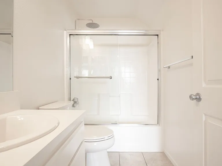 Discover Modern Townhome Living in Palms - 1 & 2 Bedrooms Available, Moments from Culver City! — Photo 16