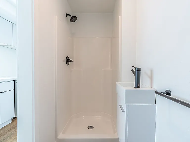 Beautiful Brand New Boutique Apartment Community — Photo 36