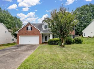 9903 Southampton Commons Dr, Charlotte, NC 28277