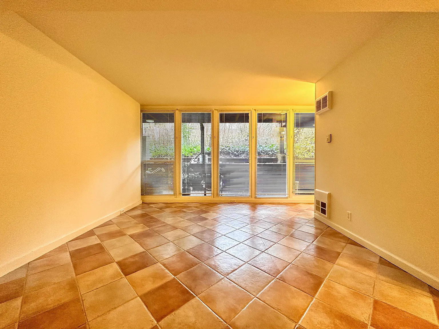 2 bed, $2,595 — Photo 3