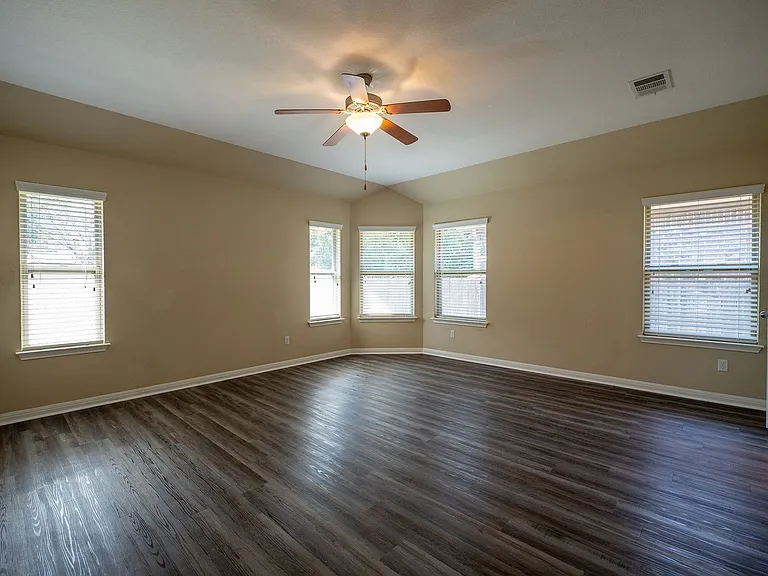 9509 Sydney Marilyn Ln — Photo 13