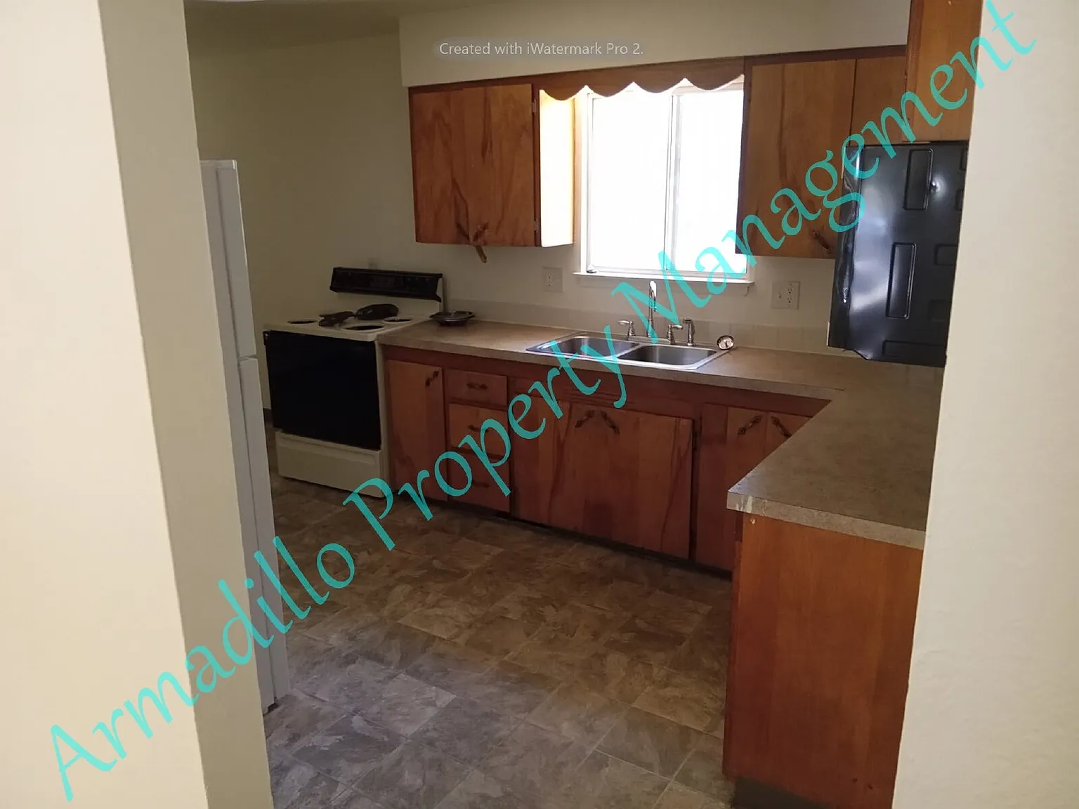 3 bed, 1.0 bath, 2000 sqft, $1,750 — Photo 3