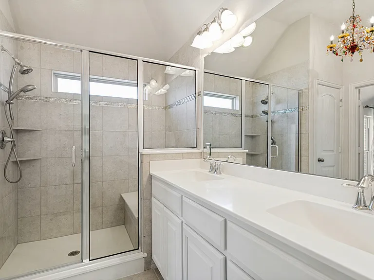 531 Catherine Ln — Photo 40