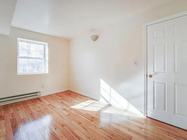 283 Winfield Ave #1 — Photo 10