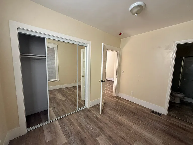 2535 Filbert Street — Photo 25