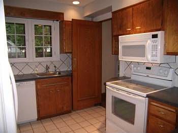 5th image of 3590 Milton Ave