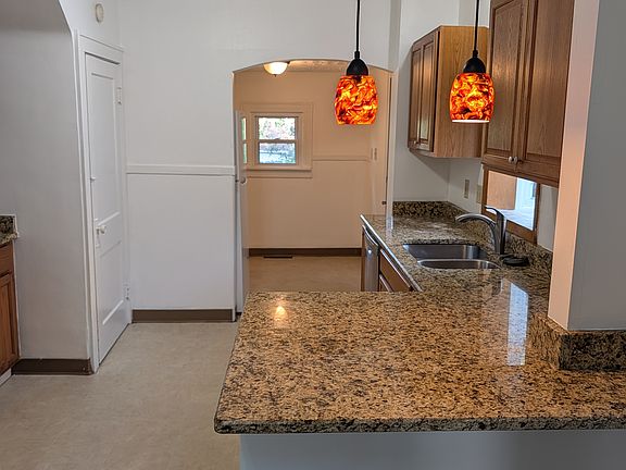 3rd image of 1263 Lexington Ave