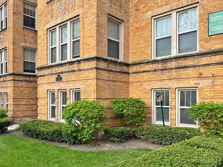 1348-1352 N. Austin Blvd. and 7-9 Greenfield St. — Photo 9