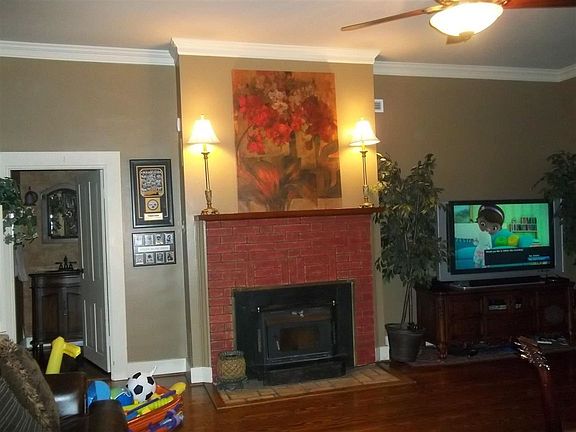 3rd image of 95 E Church St