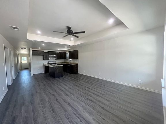 4th image of 701 E 18th St
