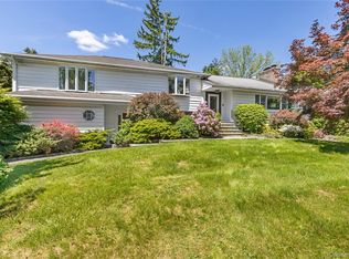 2307 Hawthorne Dr, Yorktown Heights, NY 10598