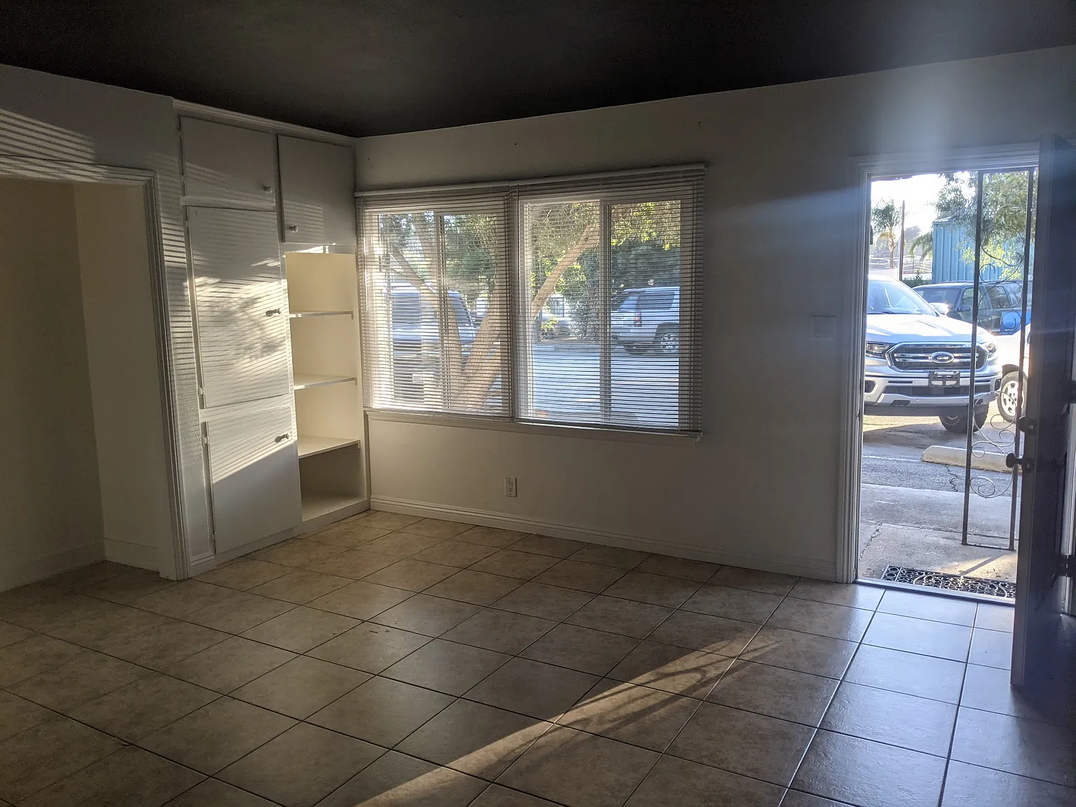 Studio, 500 sqft, $1,350 — Photo 2