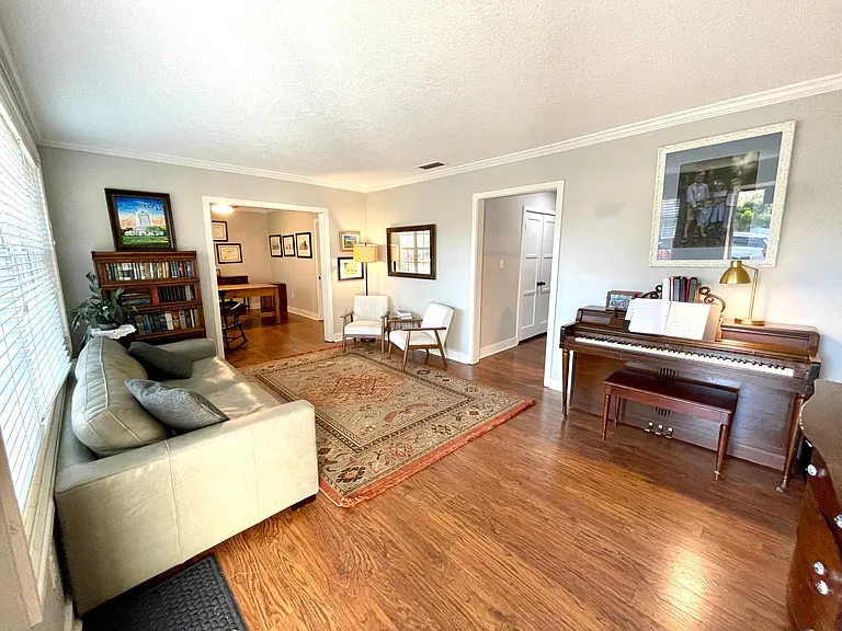 4019 W Leona St — Photo 8