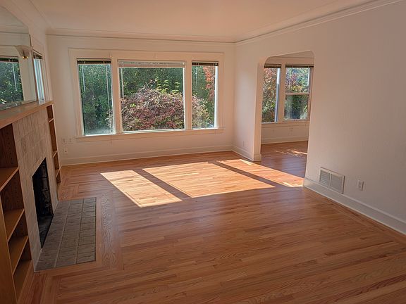 4th image of 8203 Wallingford Ave N